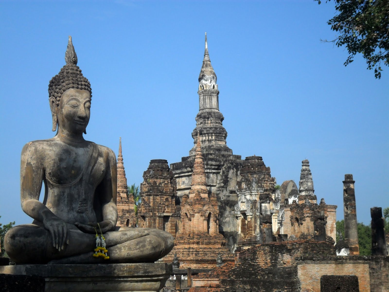 Тайский рассказ. Sukhothai Таиланд. Древняя столица Тайланда Аюттхая. Сукхотай Таиланд достопримечательности. Тайланд исторический город Сукотаи.